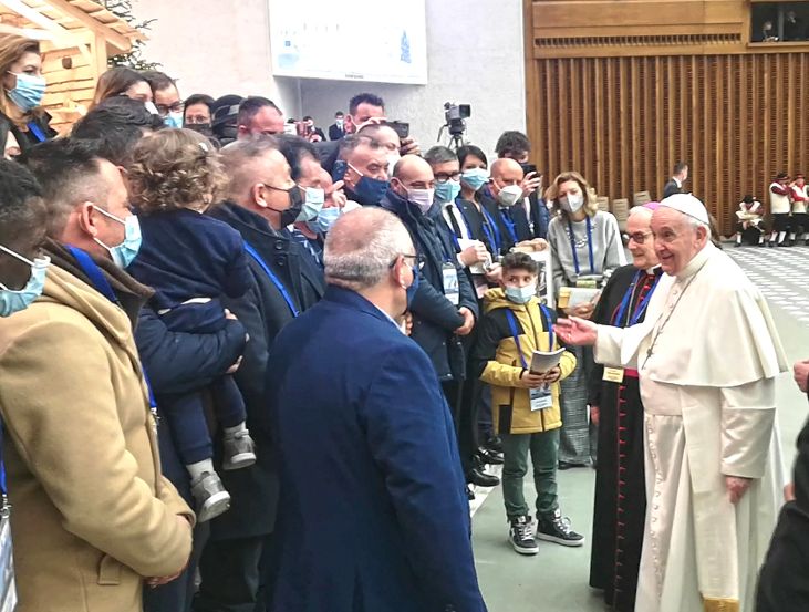 Mazara. I PESCATORI LIBERATI INCONTRANO PAPA FRANCESCO: «GRAZIE PER LA VOSTRA TESTIMONIANZA»