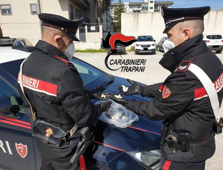 Mazara. PRESUNTA COMPRAVENDITA DI DROGA PER OLTRE 7 MILA  EURO: I CARABINIERI ARRESTANO 2 PERSONE