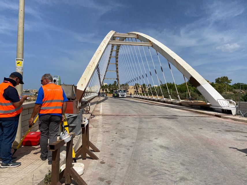 Mazara. Ponte sul fiume Delia/Arena, effettuate stamani prove di carico e mobilità