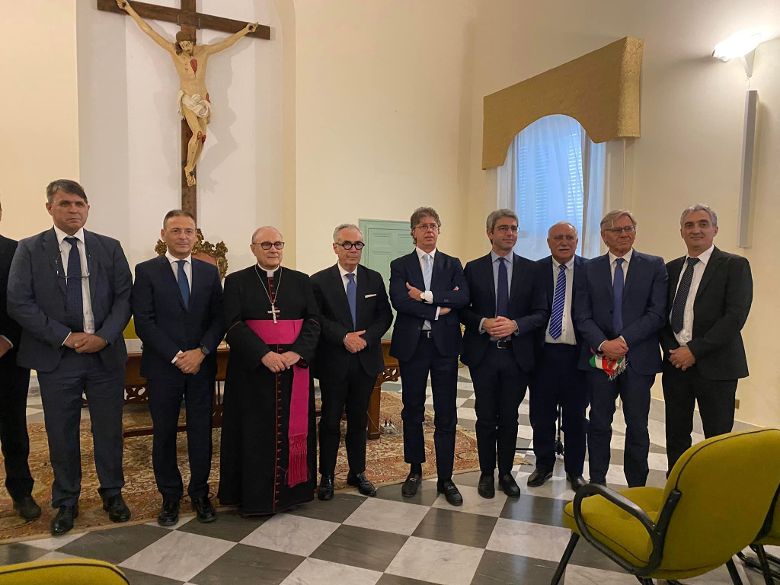 Mazara. Mons. Mogavero lascia l'incarico episcopale dopo 15 anni per raggiunti limiti d'età