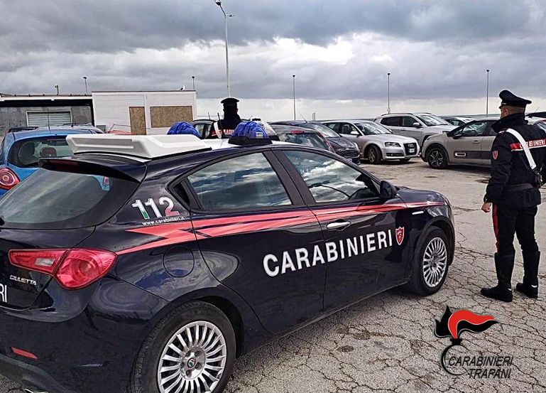 Mazara. LITIGANO DAVANTI UN LOCALE. PREGIUDICATO DENUNCIATO DAI CARABINIERI PER LESIONI PERSONALI