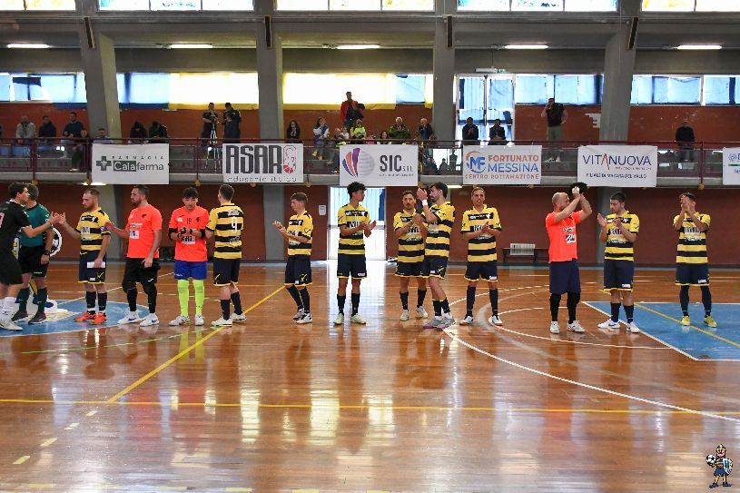 VITTORIA AGRODOLCE PER IL FUTSAL MAZARA CHE BATTE IL RESUTTANA MA CHIUDE AL SECONDO POSTO. SARANNO PLAY OFF