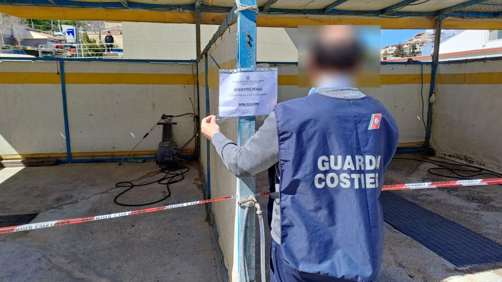 La Capitaneria di Porto Di Mazara sequestra un autolavaggio