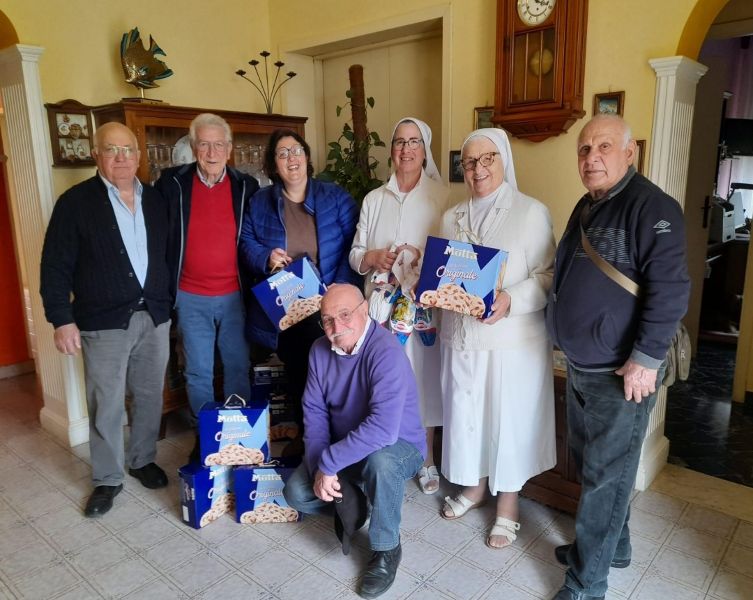 Mazara. Pasqua solidale dell’Anteas. Consegnati pacchi alimentari a famiglie in difficoltà e uova e colombe pasquali agli ospiti della Comunità Orchidea