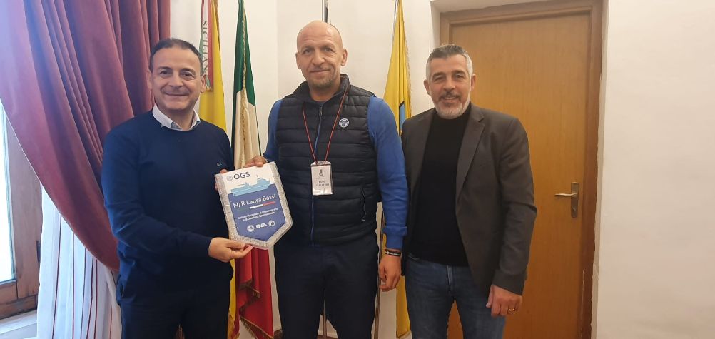 Mazara. Incontro al Palazzo di Città con Michele Perniciaro, marittimo che ha partecipato a missione in Antartide