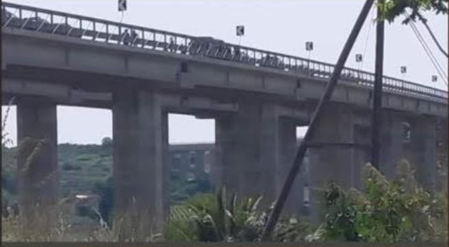 Mazara. Uomo tenta il suicidio, salvato in extremis dal dirigente del commissariato di Polizia