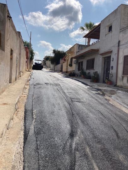 Mazara. Sistemazione e asfalto nella via Bertold Brecht