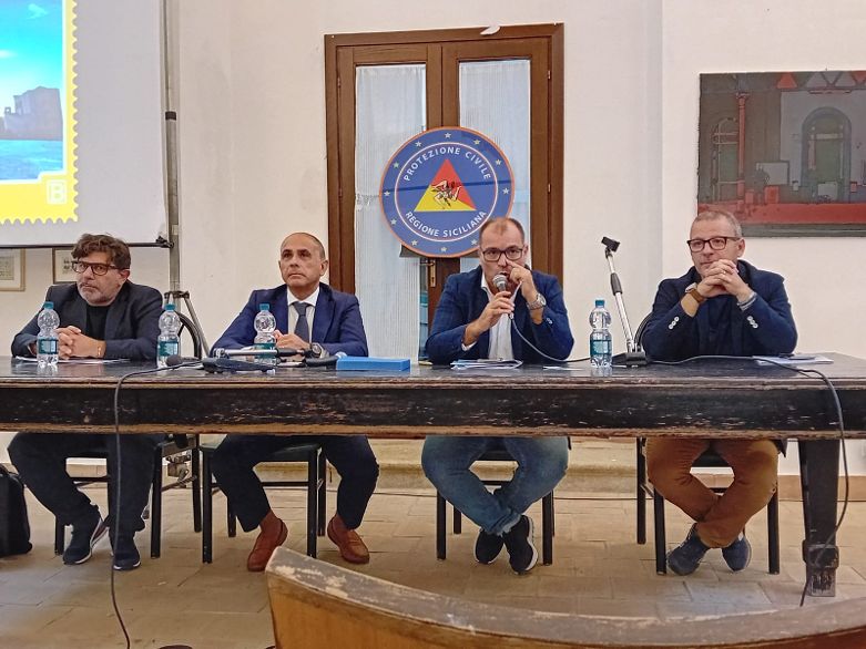 Emissione francobollo Mazara del Vallo e annullo filatelico Blue Sea Land. Quando i fracobolli raccontano i territori