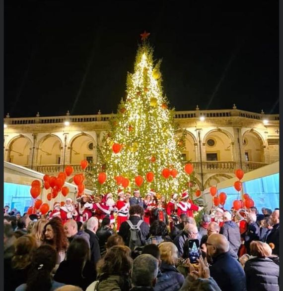 Mazara. Natale 2023, l'illuminazione artistica verrà accesa dall'8 dicembre all'8 gennaio Programmato il montaggio degli impianti