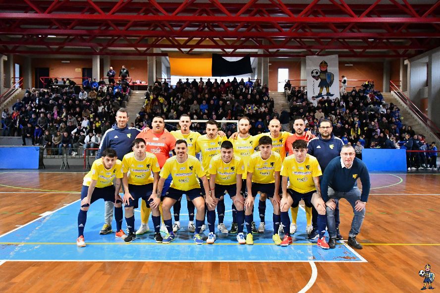 LA BEFANA PORTA IL TITOLO DI CAMPIONE D’INVERNO AL FUTSAL MAZARA. ISPICA BATTUTO IN RIMONTA 4-1