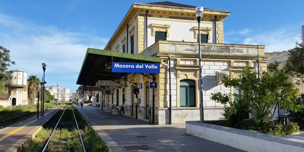 Chiuderà dal 2 aprile la linea ferroviaria in provincia di Trapani. Collegamenti garantiti dai Bus