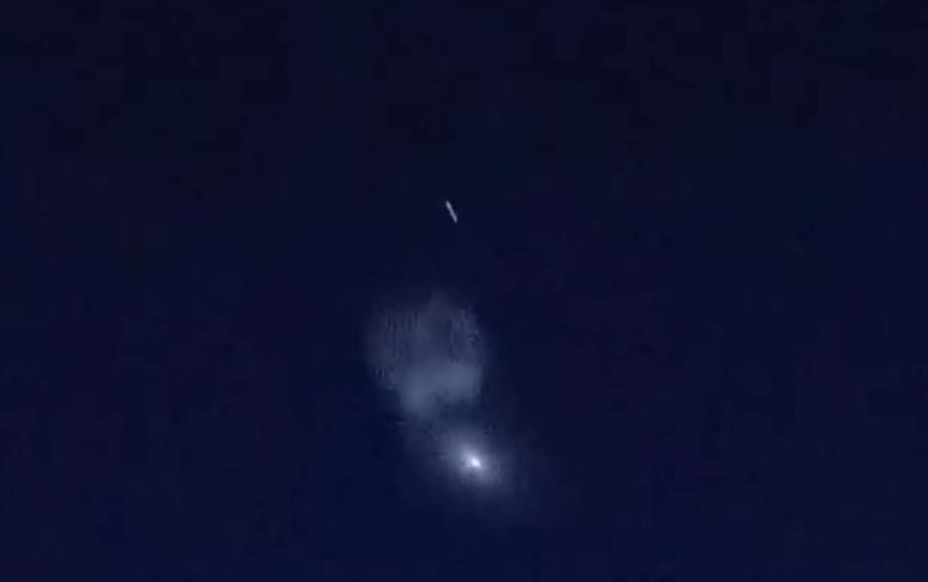 A Mazara avvistato in cielo un oggetto non identificato. Segnalazioni in tutto il sud Italia. Probabile RAZZO FALCON 9