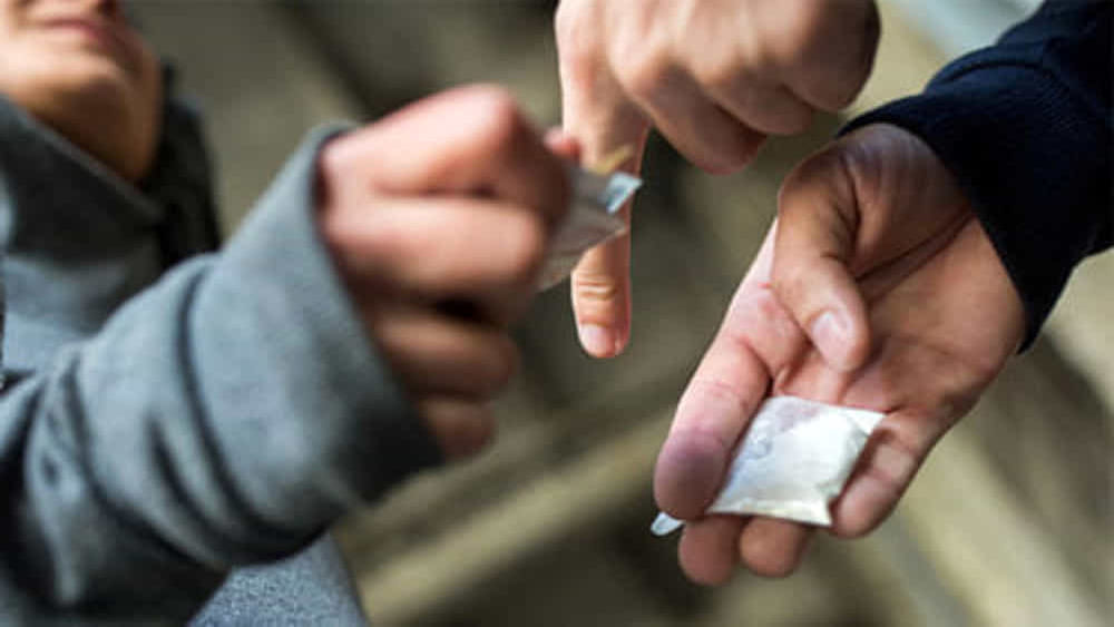 RAPPORTO 2024. In Italia quattro studenti su 10 consumano droga: preoccupa il dato sui minorenni