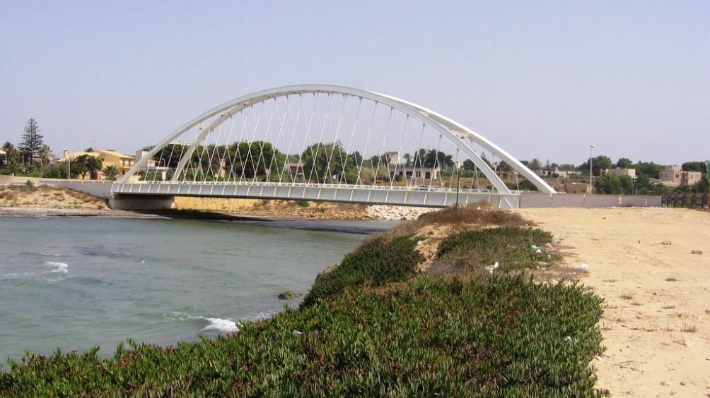 Chiarimento sul divieto di balneazione del tratto di mare sotto il ponte che collega Mazara a Bocca Arena