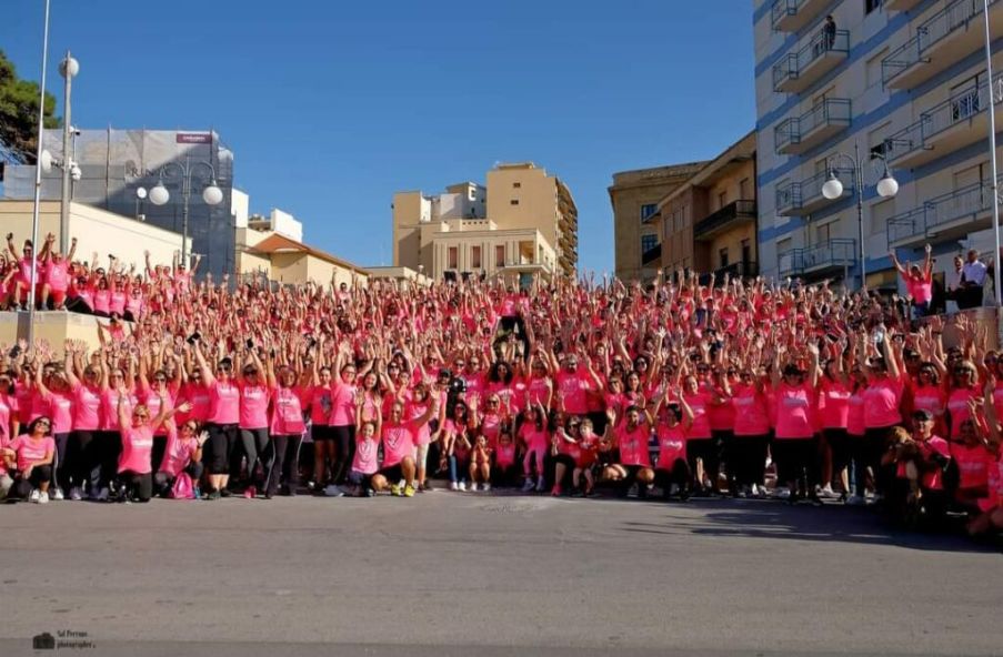 Mazara. Ottobre mese della prevenzione del tumore al seno. Domenica torna la Strawoman