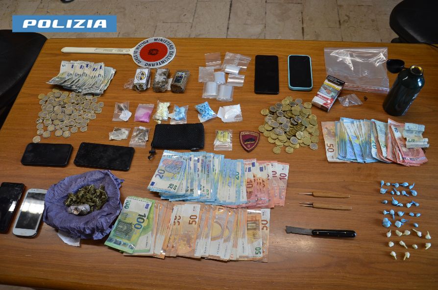 La Polizia di Stato arresta uno spacciatore sorpreso con centinaia di dosi di crack pronta allo smercio