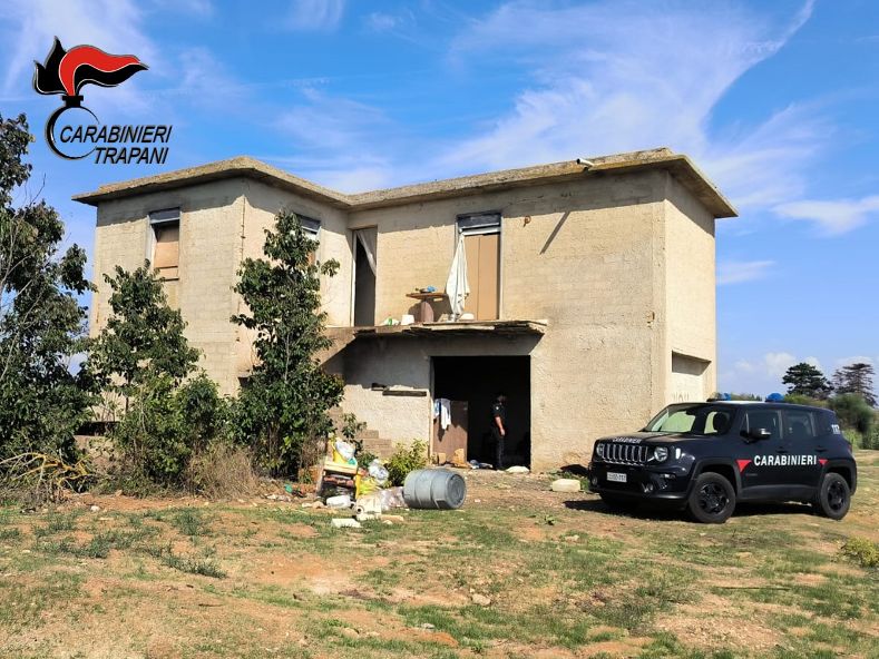 CASTELVETRANO: CONTROLLI NEI CASOLARI ABBANDONATI. ARRESTI E SEQUESTRO DI SOSTANZA STUPEFACENTE