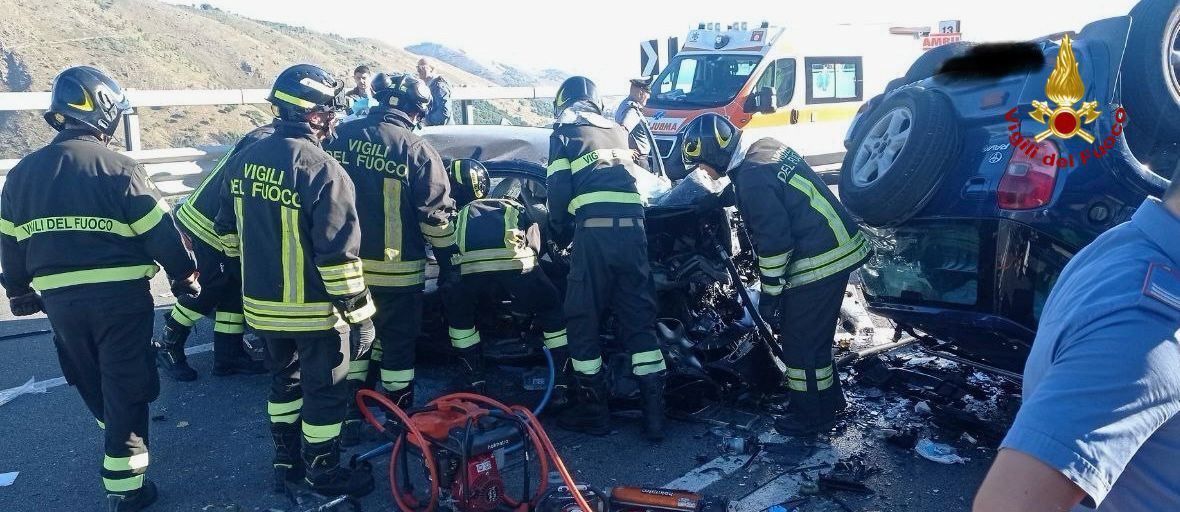 Incidente mortale con tre vittime