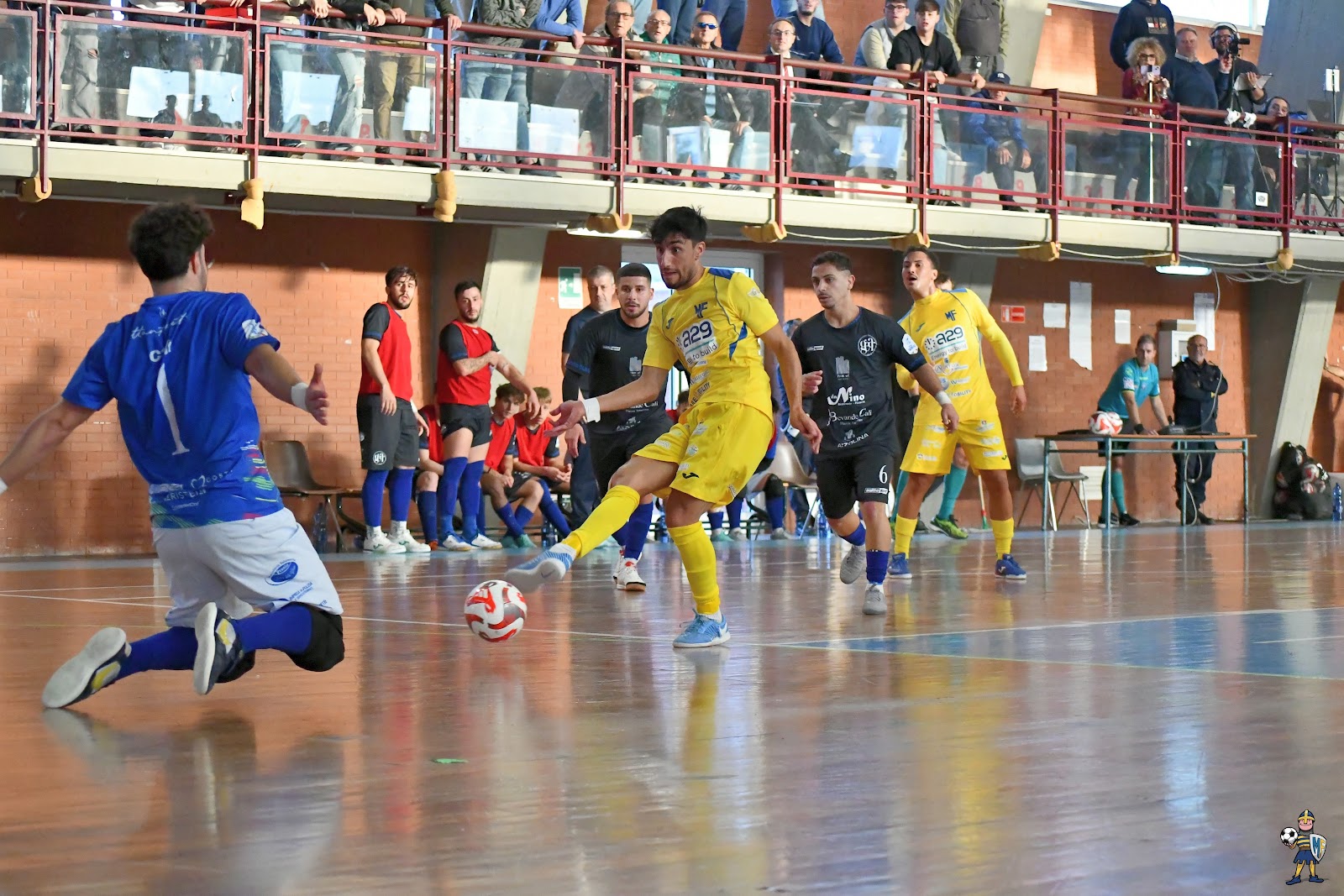 Altro turno casalingo per il Futsal Mazara. Oggi al Palazzetto arriva la rivelazione Lamezia