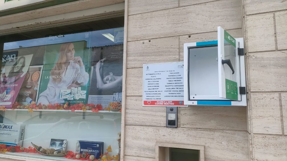 Mazara. Rubato defibrillatore in una farmacia