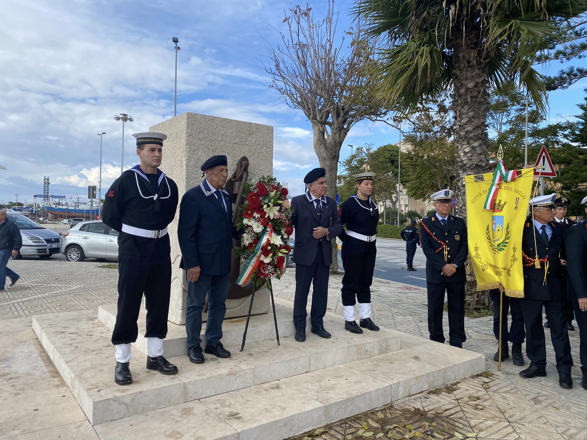 Mazara. Omaggio ai marinai scomparsi in mare ed ai Caduti di Nassiriya