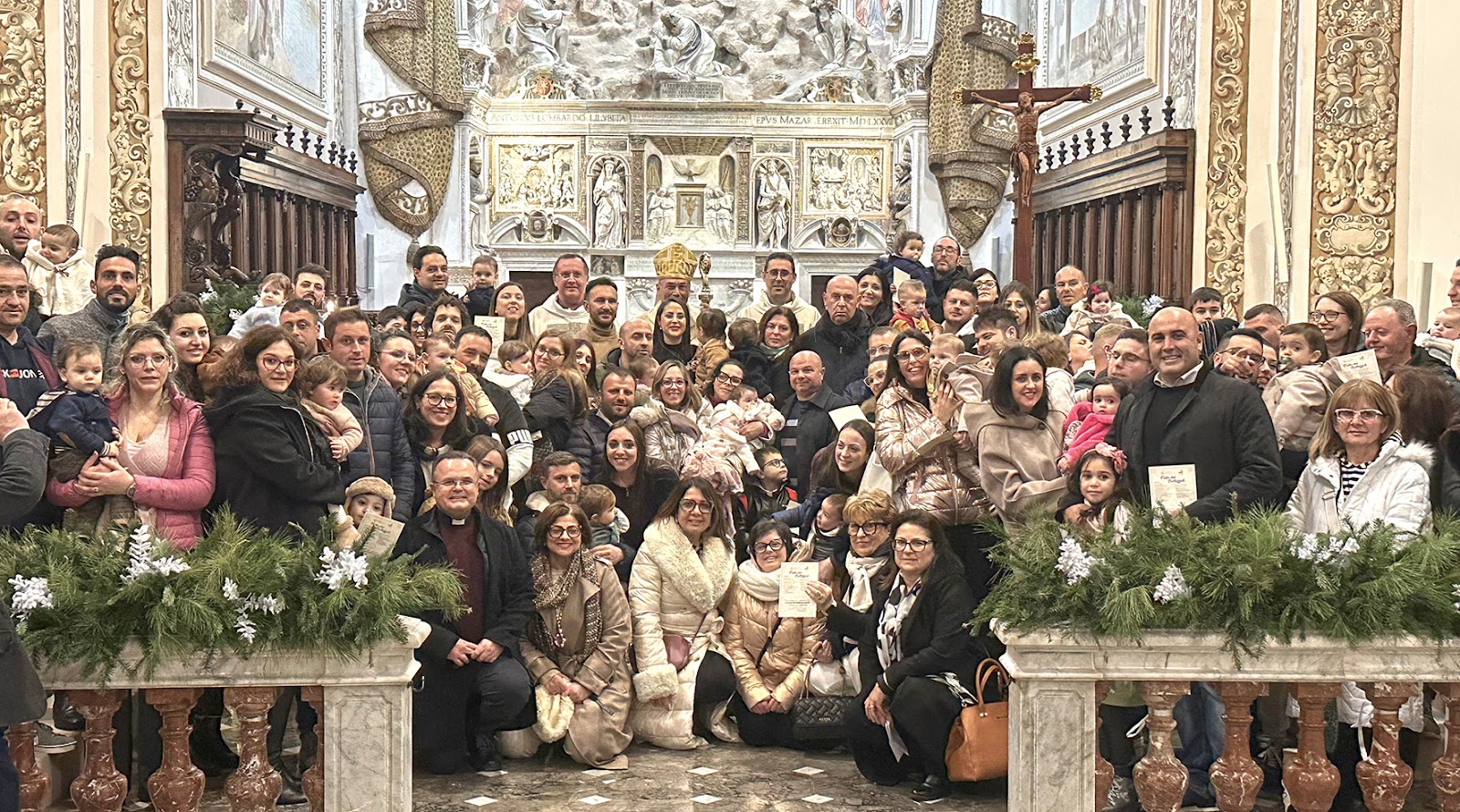 Mazara. IN CATTEDRALE LA FESTA DEI BATTEZZATI 2024: CONSEGNATO IL CREDO ALLE FAMIGLIE